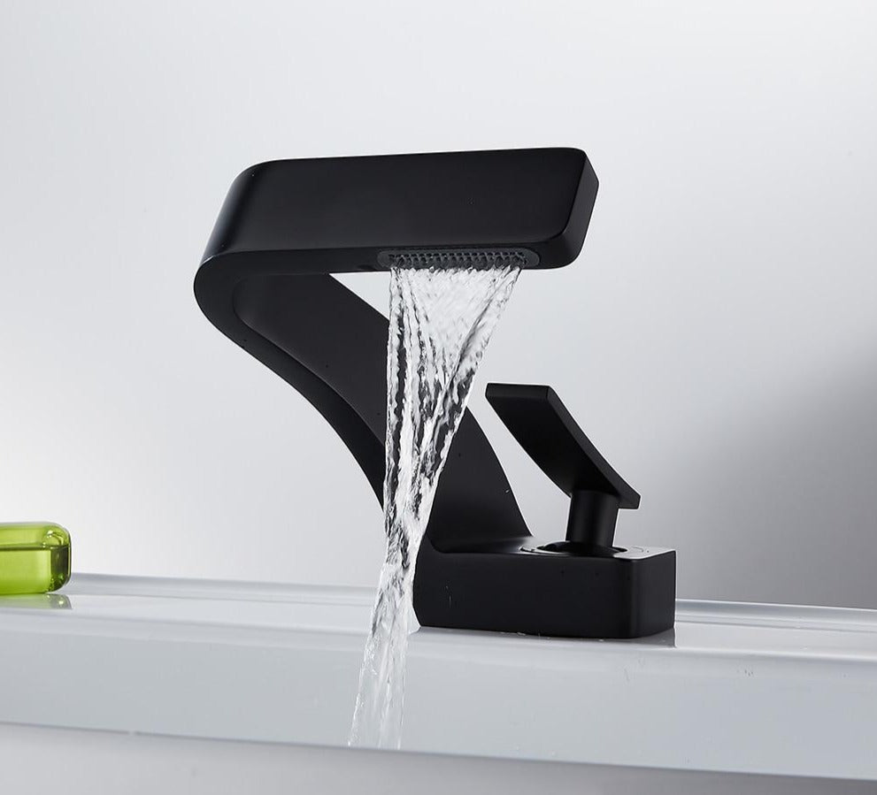 Everest - Modern Curved Faucet │ Daring and Refined Design | Bowlift
