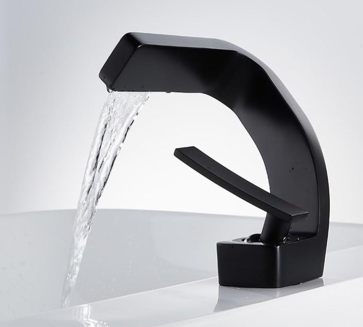 Everest - Modern Curved Faucet │ Daring and Refined Design | Bowlift