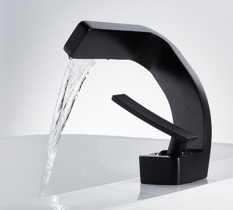AquaArc Modern Kitchen Faucet Bowlift