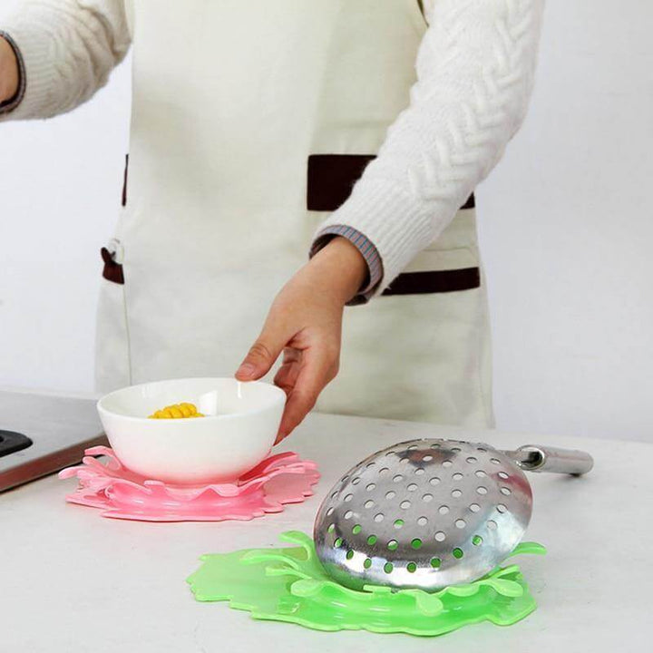 BowLift | Splashing Tomato Sauce Spoon Holder