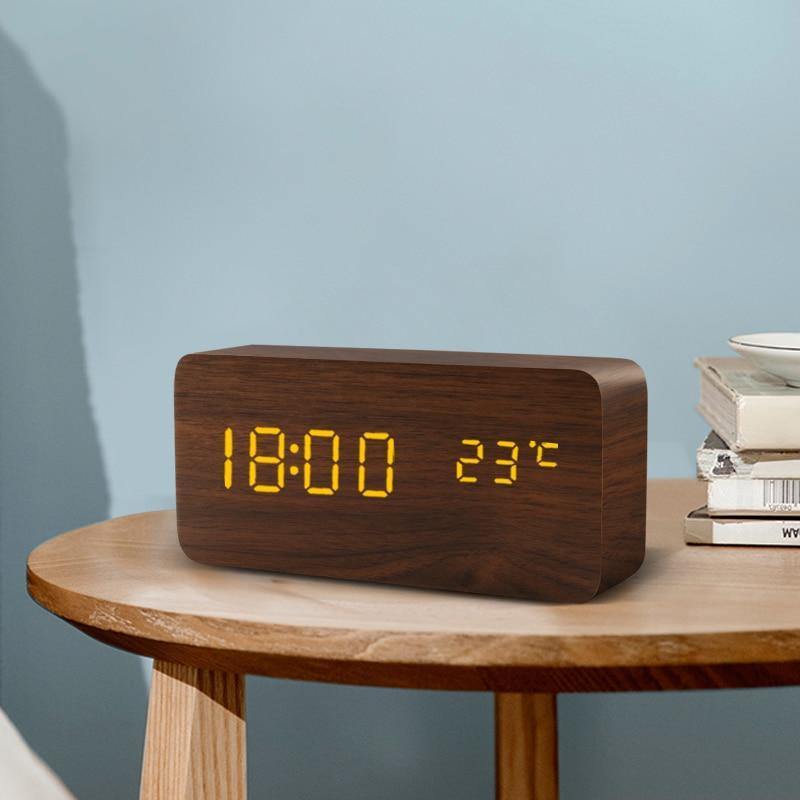 BowLift | LED alarm clock in wooden cube shape