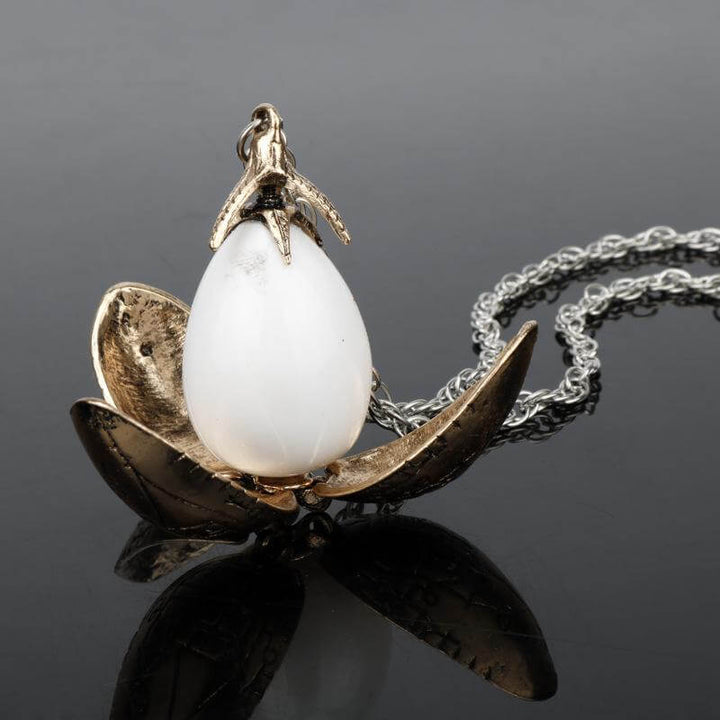 BowLift | Fire Dragon Egg Necklace