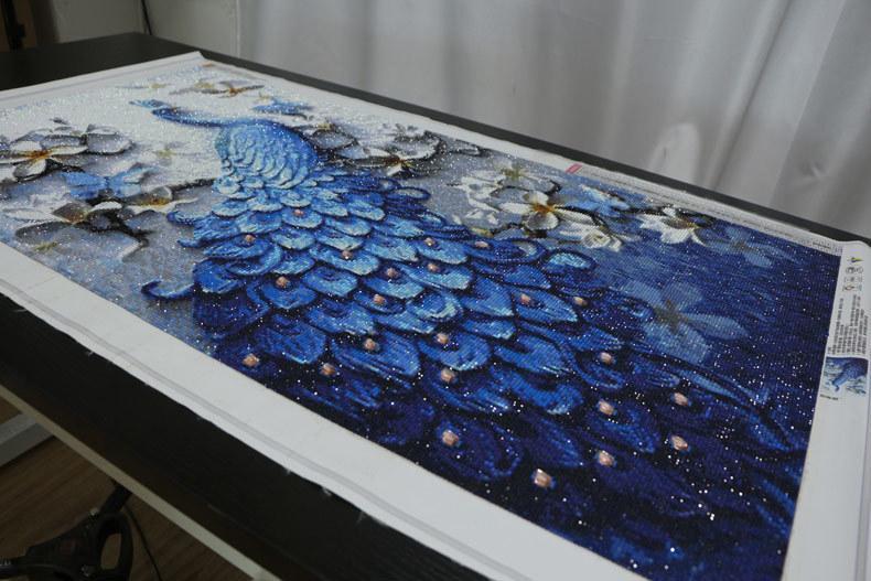 Extravagant Peacock - GemPaint Kit | Bowlift