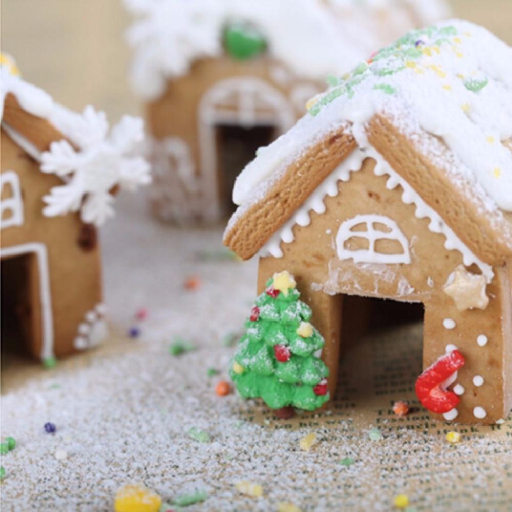 Gingerbread House Cookie Cutters | Bowlift