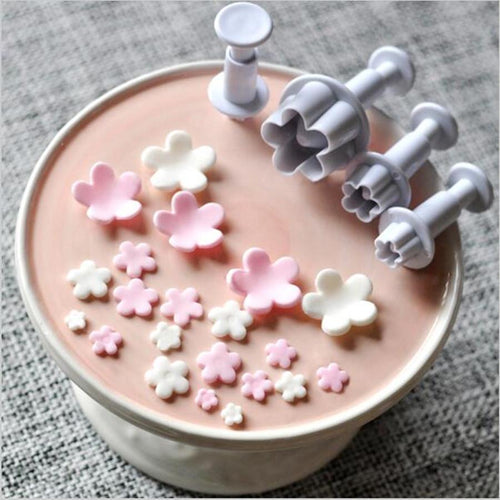 4 Piece Set - Plum Flower Shape Pastry Decorating Tools | Bowlift