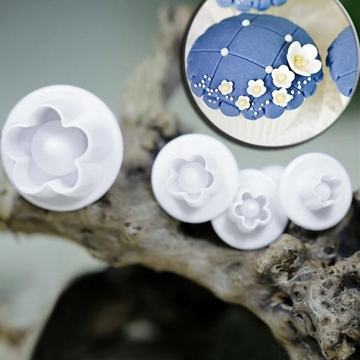 4 Piece Set - Plum Flower Shape Pastry Decorating Tools | Bowlift