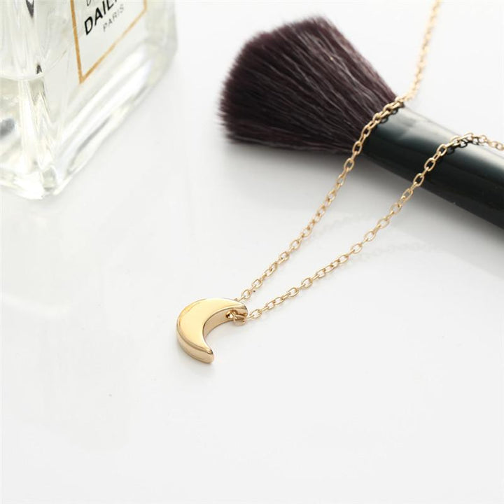Mini Crescent Moon Pendant Necklace | Bowlift