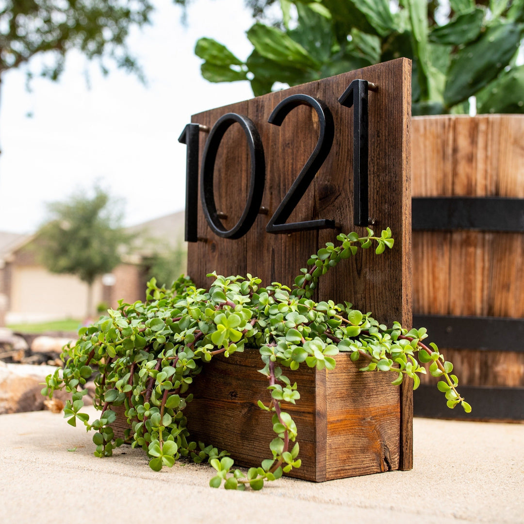 BowLift | Hannah Black House Numbers