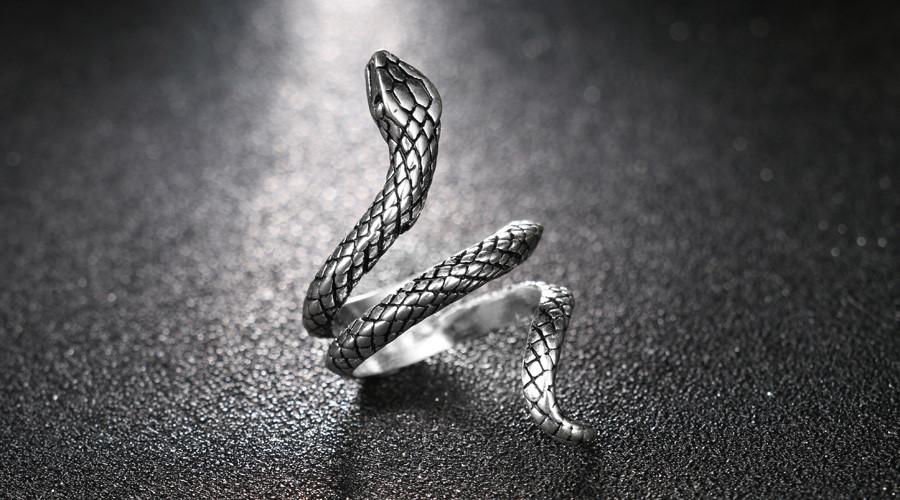 Covet - Serpentine Ring | Bowlift
