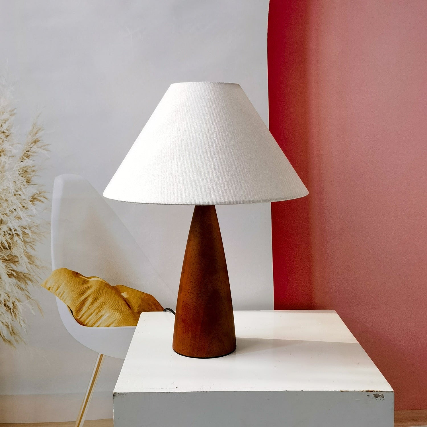 BowLift | HeritageGlow Lamp – Classic Wooden Table Lamp