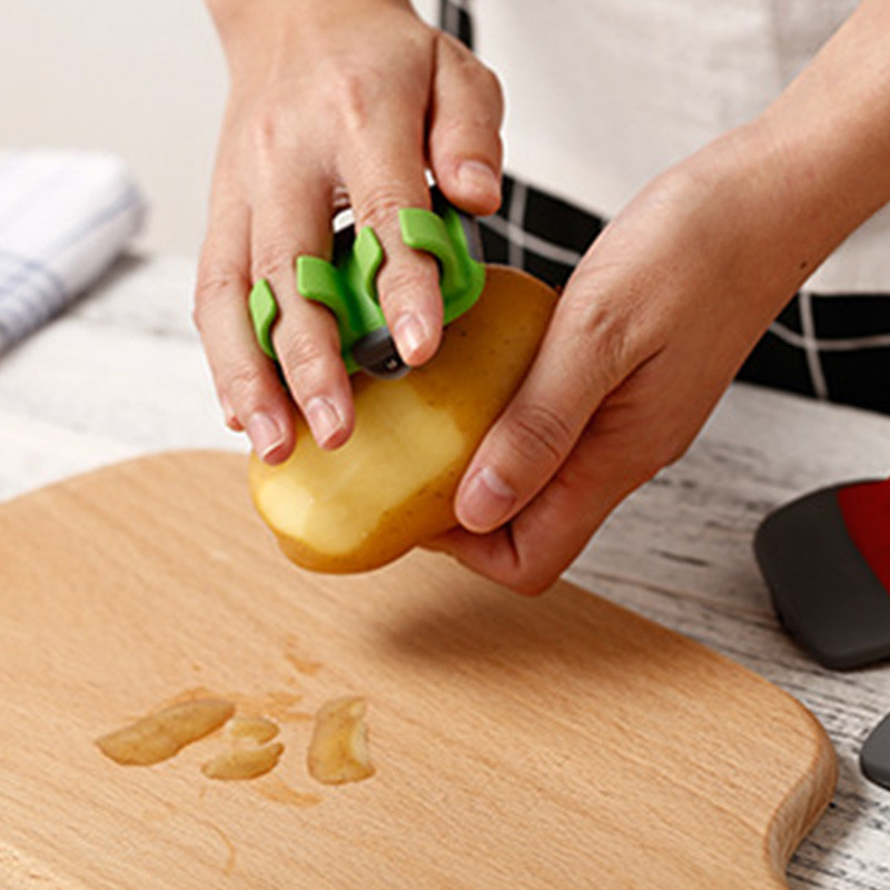 BowLift | Double Finger Vegetable Peeler