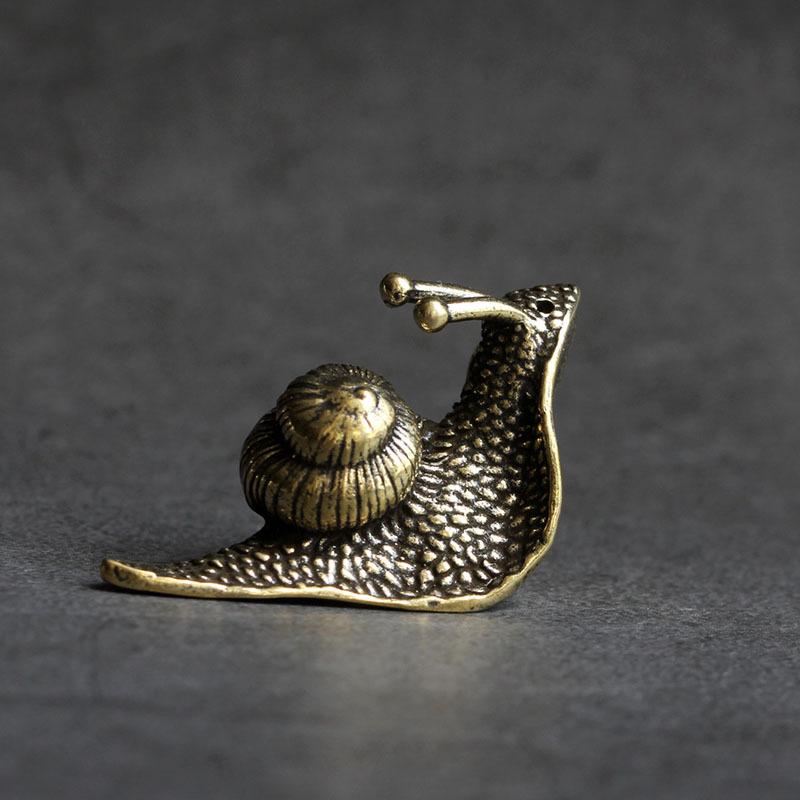 BowLift | Retro Queen Copper Mini Snail Tea Pet Desk Ornament