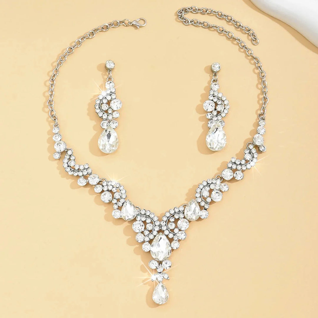 BowLift | Rounded Diamond Glammer Necklace and Earrings Set