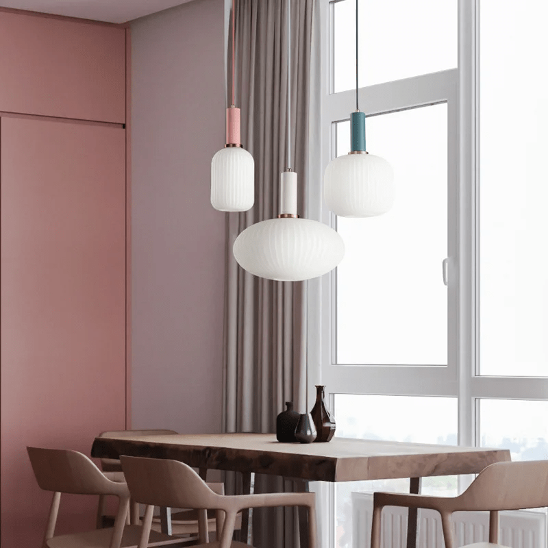 BowLift | LuxePrism – Sleek Glass Pendant Light with a Touch of Luxury