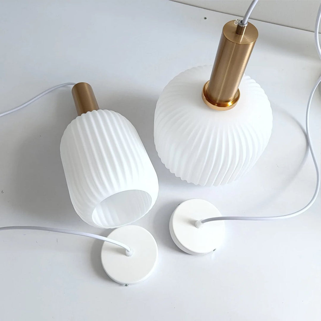 BowLift | LuxePrism – Sleek Glass Pendant Light with a Touch of Luxury