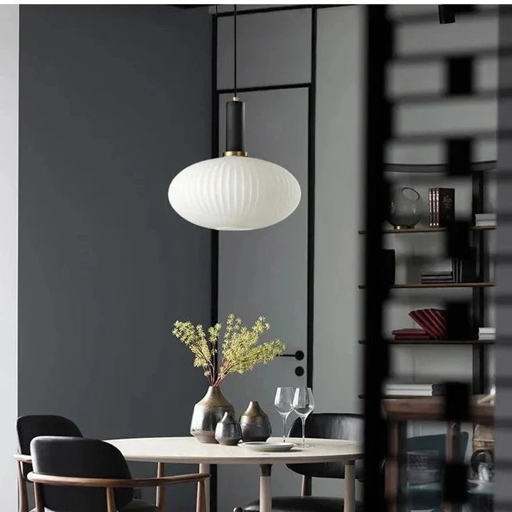 BowLift | LuxePrism – Sleek Glass Pendant Light with a Touch of Luxury