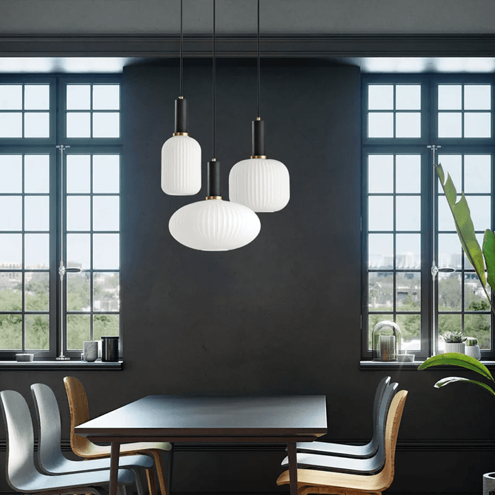 BowLift | LuxePrism – Sleek Glass Pendant Light with a Touch of Luxury