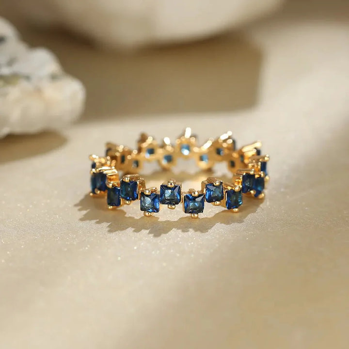 BowLift | Scattered Cubic Diamonds Dainty Ring
