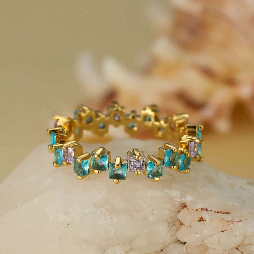 BowLift | Scattered Cubic Diamonds Dainty Ring