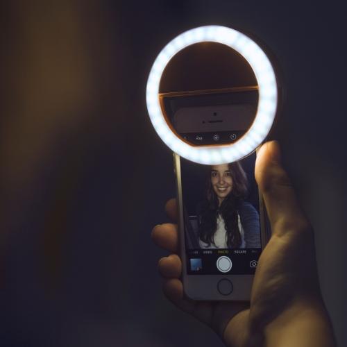 Portable Selfie Ring Light - GlowSnap | Bowlift