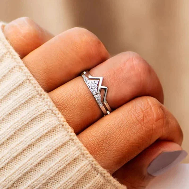 BowLift | Sentimental Peaks and Valleys Ring