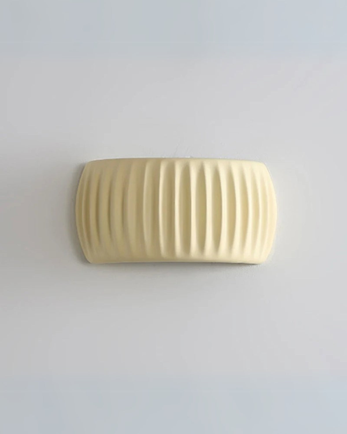 BowLift | Designer Wall Lamp with Wavy Accent