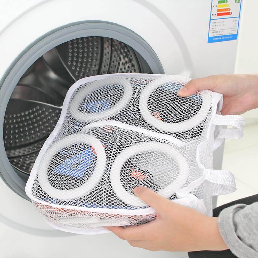 BowLift | SneakClean - Protect your shoes - Safe washing - Impeccable results