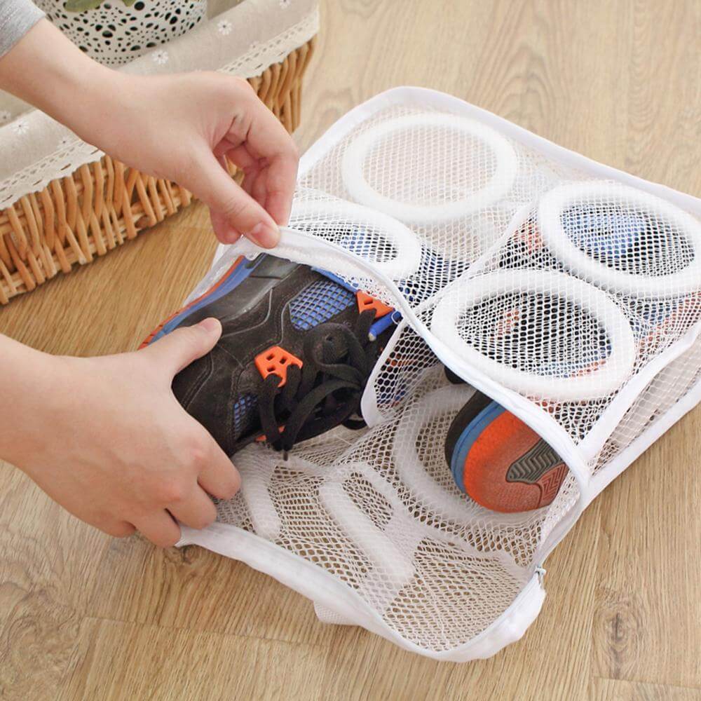 BowLift | SneakClean - Protect your shoes - Safe washing - Impeccable results