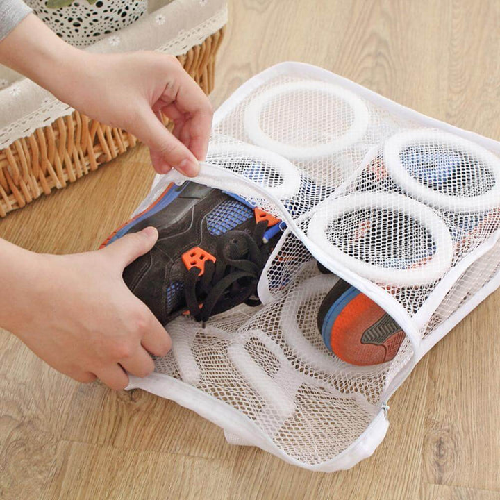 BowLift | SneakClean - Protect your shoes - Safe washing - Impeccable results