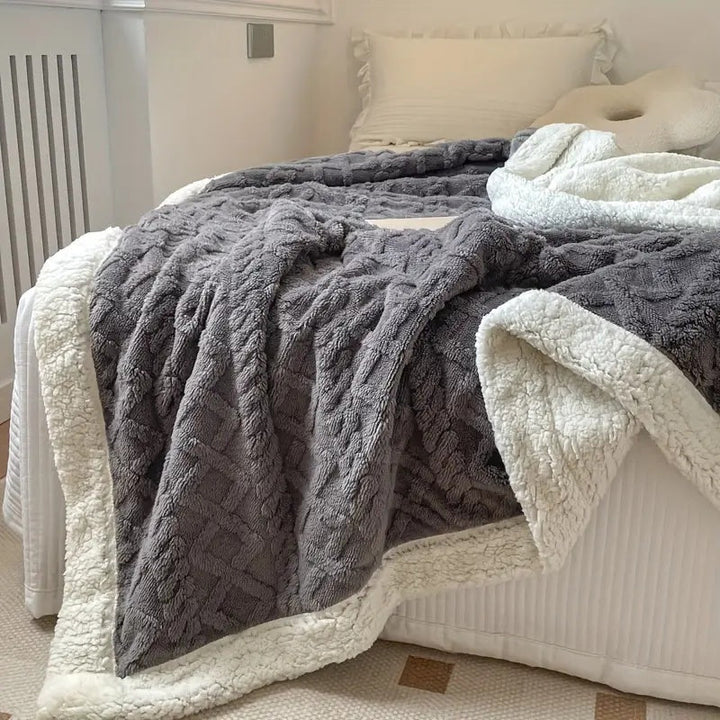 BowLift | SHERPLY – Reversible Sherpa Fleece Blanket for Year-Round Comfort