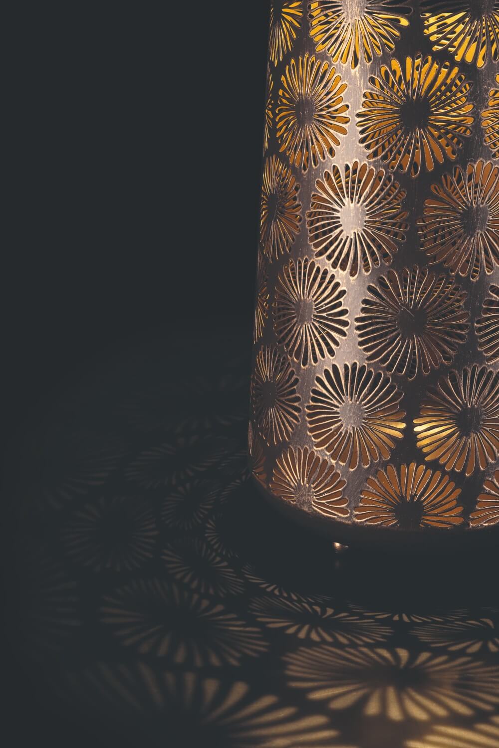 BowLift | Antic Daisy - Vintage Sun Lantern for Enchanting Garden Lighting