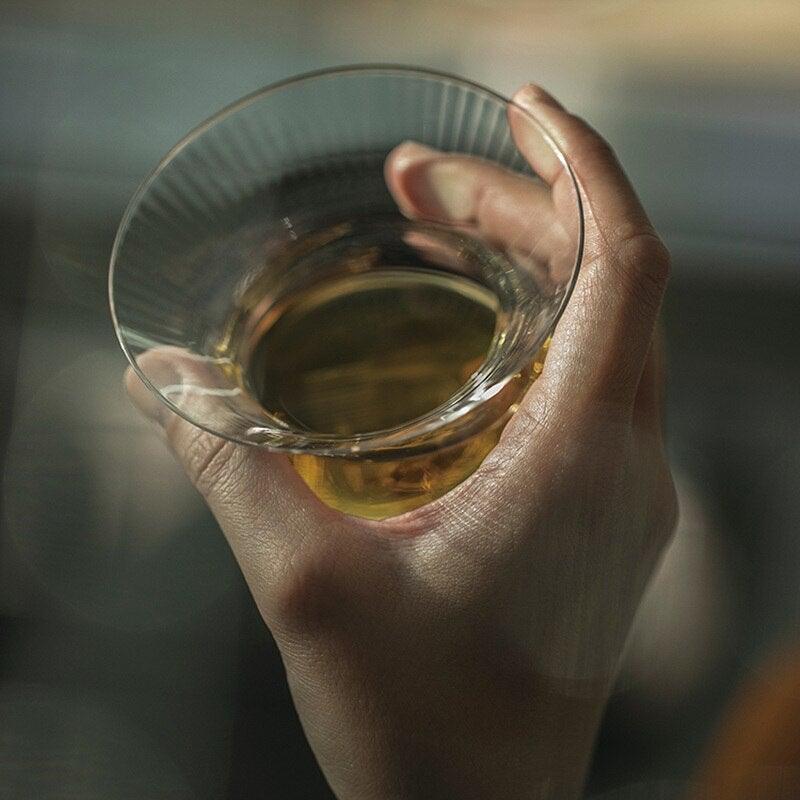 BowLift | Rotating Mirror Glass - Rotating Whiskey Drinking Glass