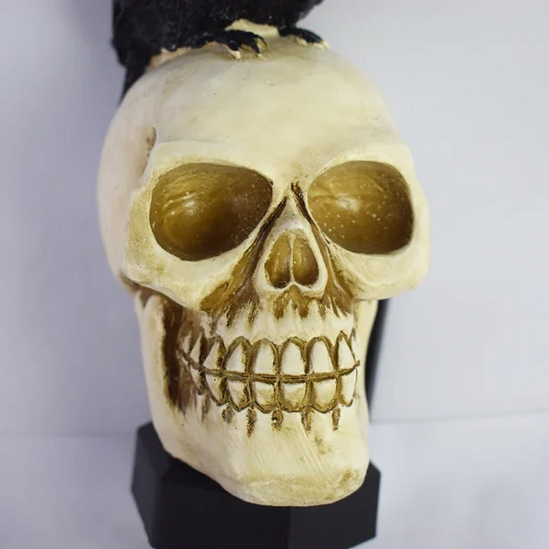 BowLift | Crow skull solar lamp for the garden