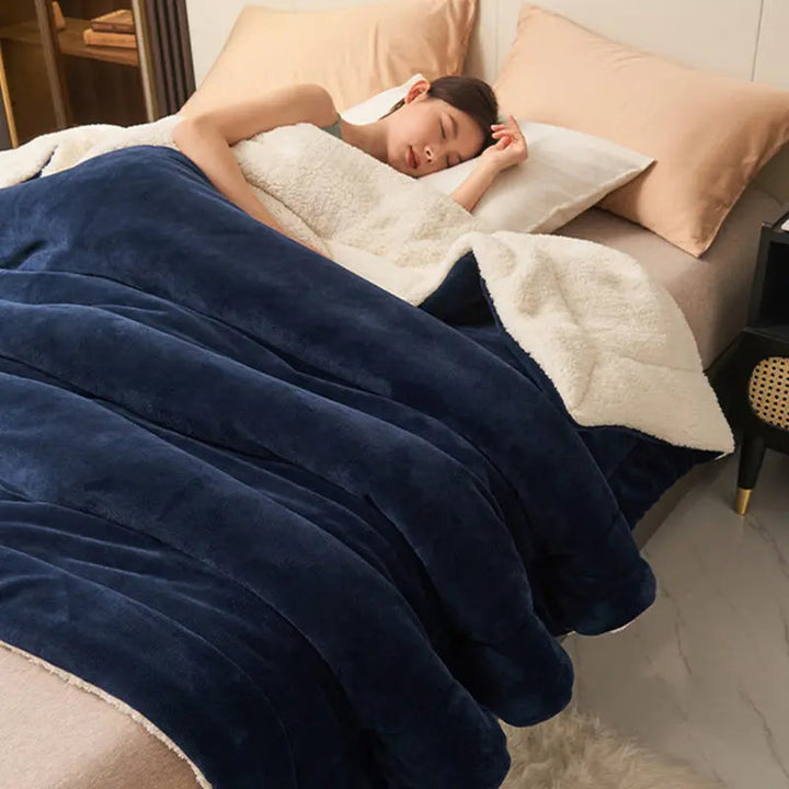 BowLift | HugLuxe Reversible Blanket – Velvet & Lambswool for All Seasons
