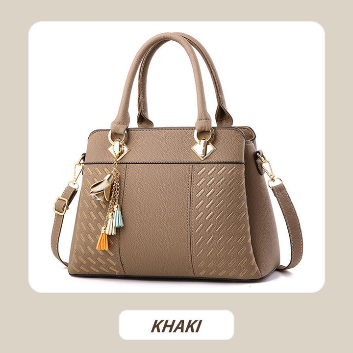 BowLift | Elegant women's bag with tassel pendant