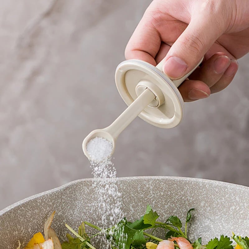 BowLift | Spice jar with retractable spoon