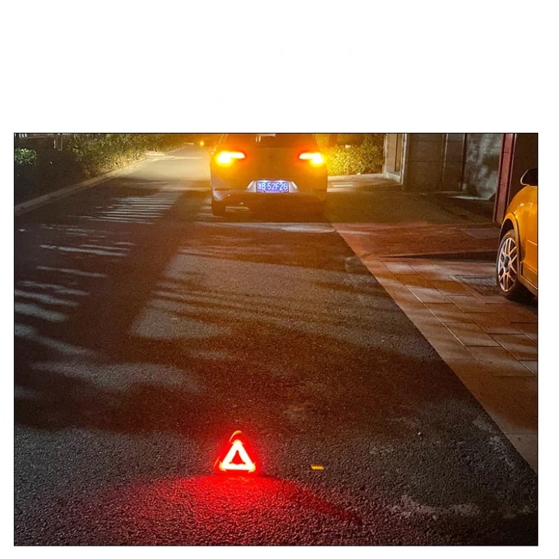 BowLift | 2-IN-1 solar-powered warning light at the roadside