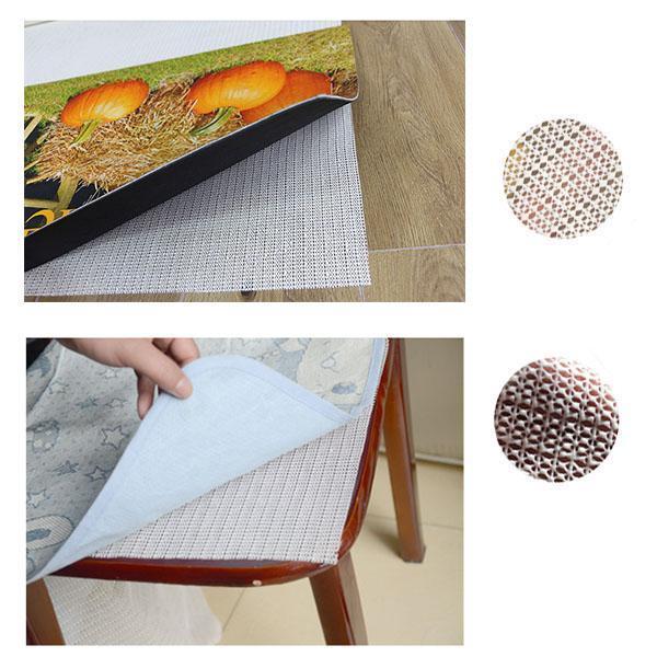 BowLift | Invisible grip in netting for bedspread