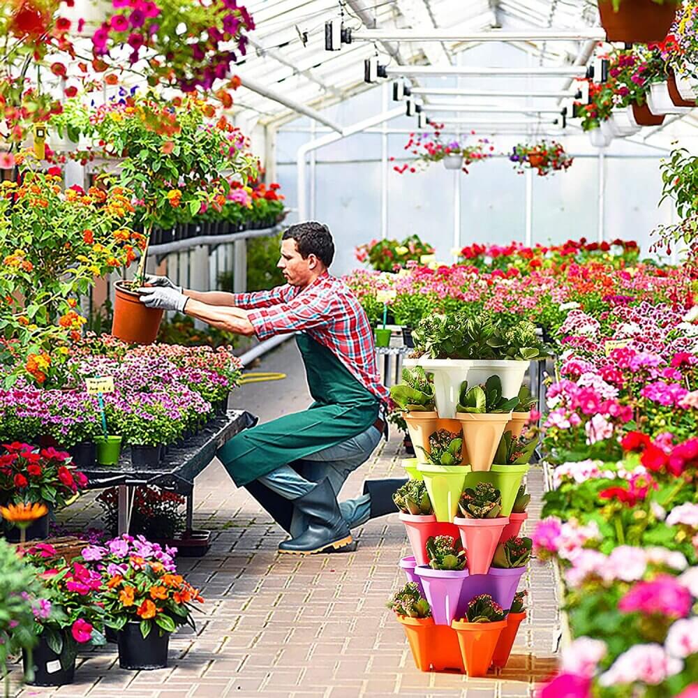 BowLift | StrawberryStack Space-Saving Stackable Planters