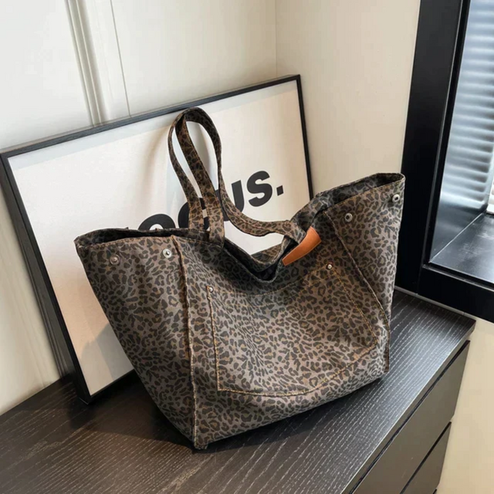 BowLift | Stylish Handbag with Leopard Print - WildElegance