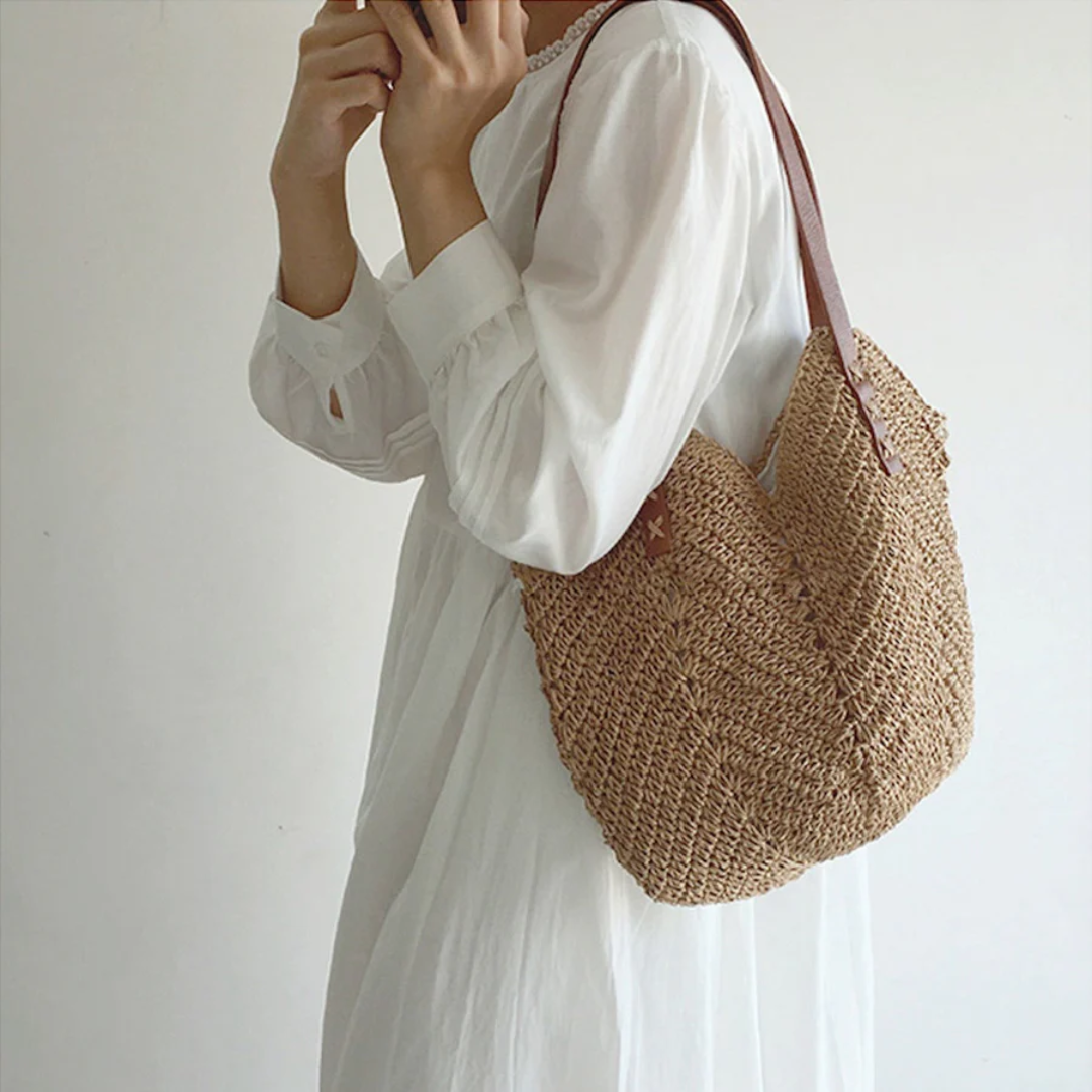 BowLift | Stylish Shoulder Bag for Women - BreezeWoven