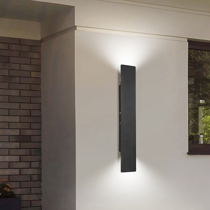 BowLift | Outdoor Wall Light with Modern Waterproof Design