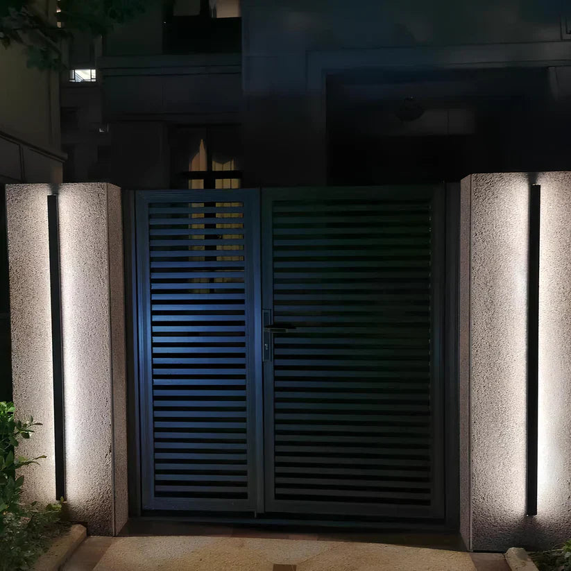 BowLift | Outdoor Wall Light Black Aluminium LED Fixture