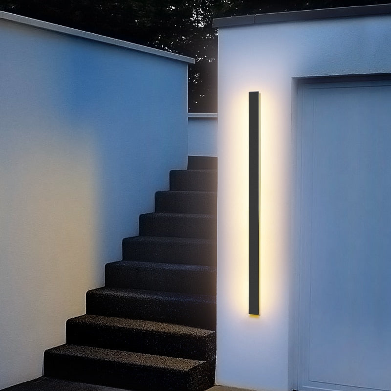 BowLift | Outdoor Wall Light Black Aluminium LED Fixture