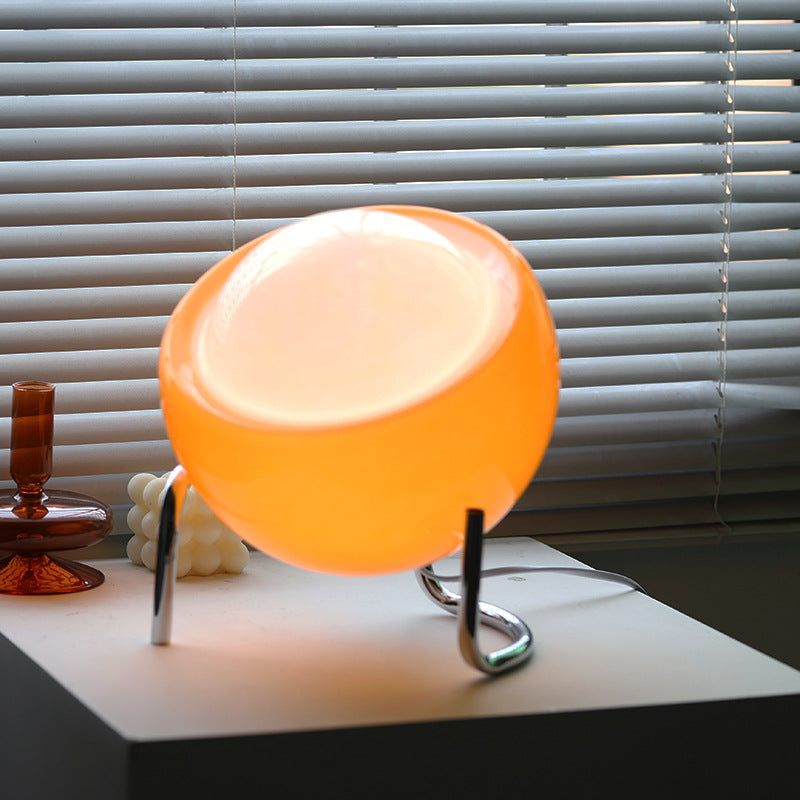 BowLift | Stylish retro table lamp combining Bauhaus aesthetics and medieval design