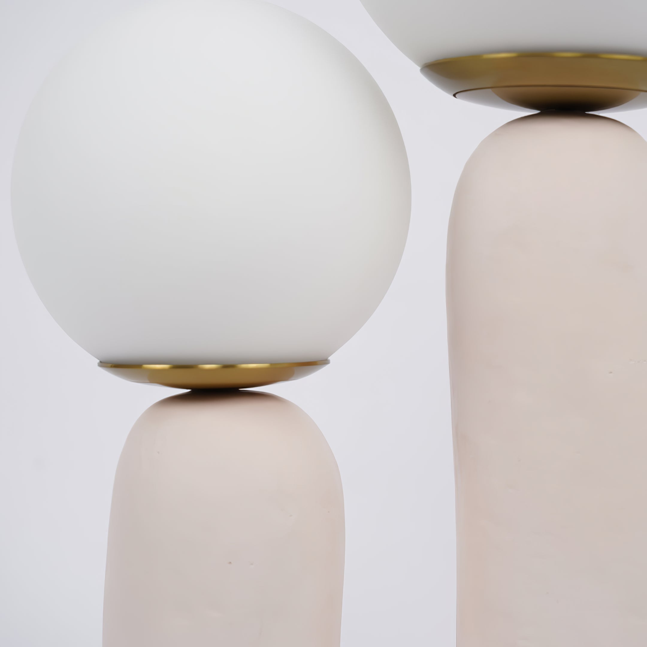 BowLift | Contemporary Style Table Lamp with Natural Accent