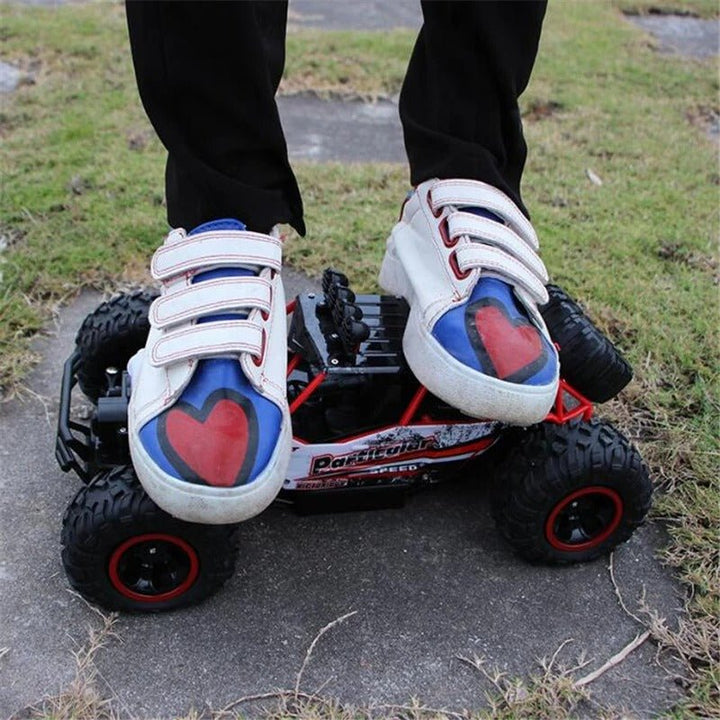 BowLift | TerraClimb X4 – 4x4 RC Monster Truck for Powerful Off-Road Action