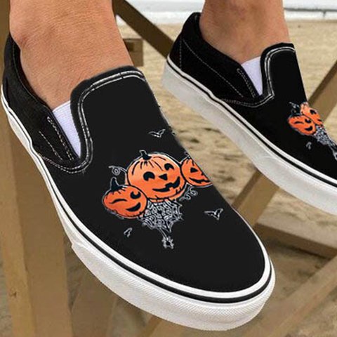 BowLift | Casual slip-ons made of canvas with skull