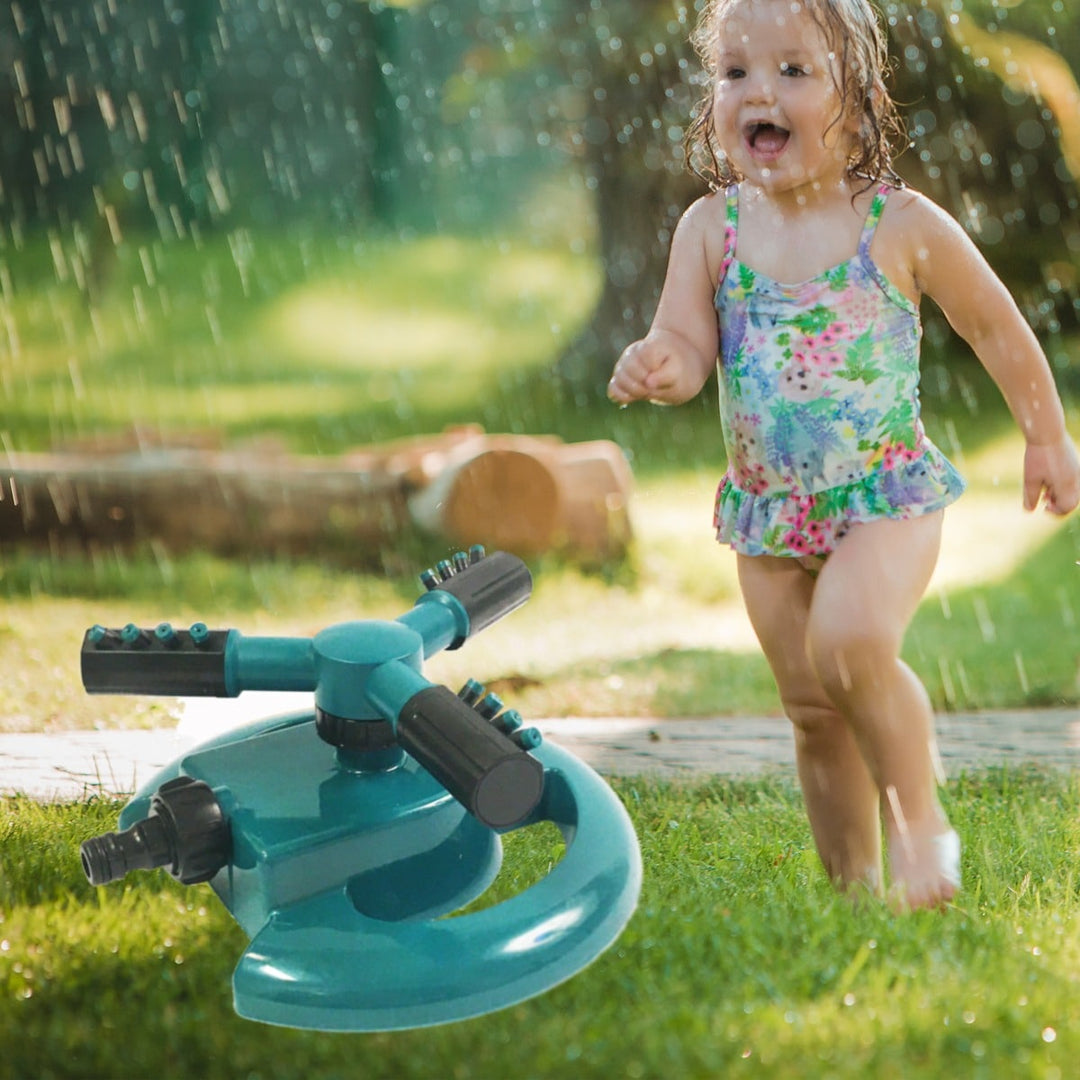 Three-arm sprinkler on base | Bowlift