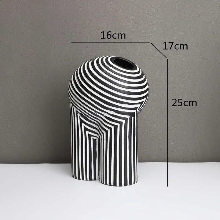 BowLift | Vase with abstract geometry